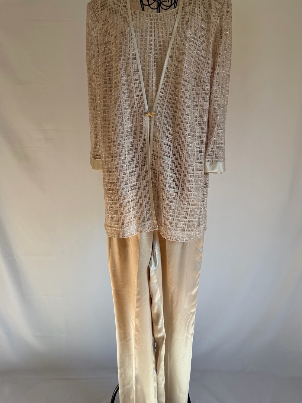 R&M Richards Cream Open-Weave Jacket with Satin Wide-Leg Pants
